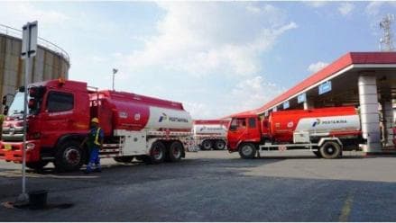Enggak Penasaran Lagi, Segini Gaji Sopir Truk Tangki BBM Pertamina Enggak Penasaran Lagi, Segini Gaji Sopir Truk Tangki BBM Pertamina
