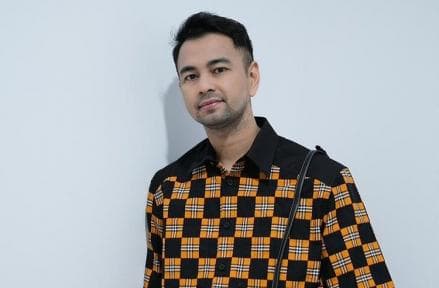 Viral Casing Handphone Lusuh Raffi Ahmad, Ternyata Segini Harganya Viral Casing Handphone Lusuh Raffi Ahmad, Ternyata Segini Harganya