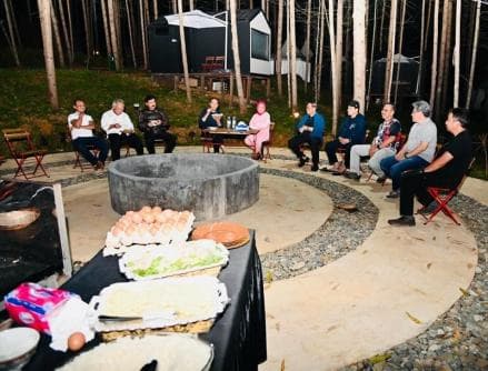 Jokowi dan Para Menteri `Glamping` di IKN, Santap Malam Nasi Goreng-Mi Godog Jokowi dan Para Menteri `Glamping` di IKN, Santap Malam Nasi Goreng-Mi Godog