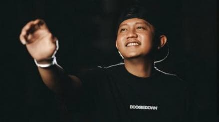 6 Sumber Kekayaan Denny Caknan, dari YouTube hingga Bisnis 6 Sumber Kekayaan Denny Caknan, dari YouTube hingga Bisnis