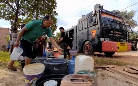 Jakarta Barat-Utara Krisis Air, PAM Jaya Klaim Telah Distribusikan 457 rit Air Bersih Jakarta Barat-Utara Krisis Air, PAM Jaya Klaim Telah Distribusikan 457 rit Air Bersih