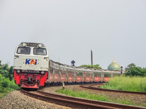 KA Cikuray Keluarkan Asap di Stasiun Cikarang, Ini Penjelasan KAI