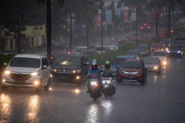 Prakiraan Cuaca Hari Ini, Waspada Hujan Lebat Disertai Petir di Depok dan Bogor