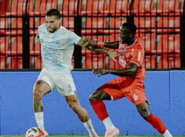 Drama Injury Time di Jepara! Gol Telat PSIM Buyarkan Kemenangan Persijap Drama Injury Time di Jepara! Gol Telat PSIM Buyarkan Kemenangan Persijap