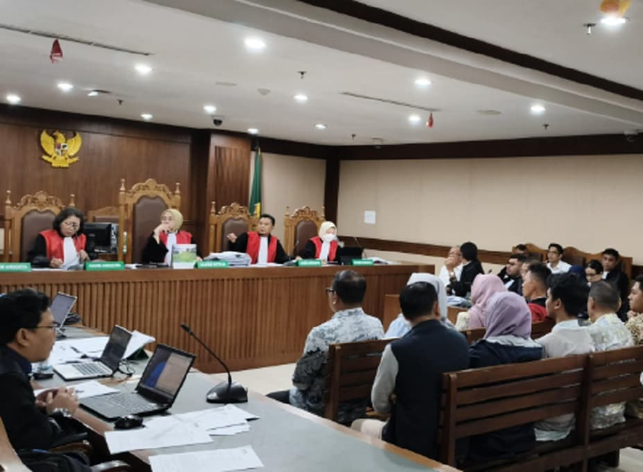 Eks Stafsus Ida Fauziyah Ngaku Terima Uang hingga Tiket BLACKPINK Eks Stafsus Ida Fauziyah Ngaku Terima Uang hingga Tiket BLACKPINK