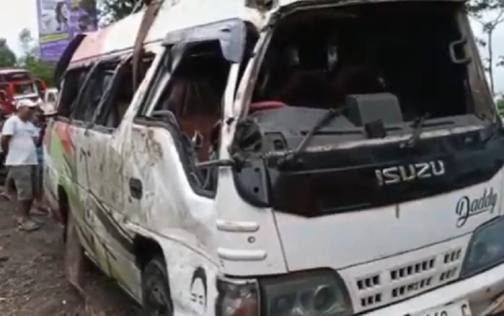 Kecelakaan Elf Rombongan Pemudik asal Lampung Masuk Jurang di Banyumas, 10 Luka-Luka Kecelakaan Elf Rombongan Pemudik asal Lampung Masuk Jurang di Banyumas, 10 Luka-Luka