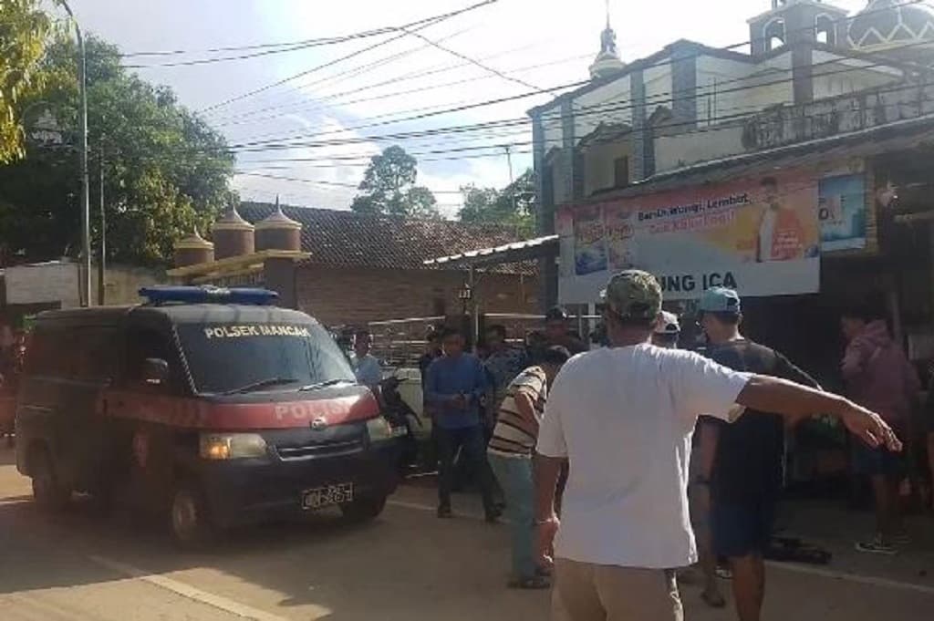Kecelakaan 2 Motor Adu Banteng di Jalur Mancak-Anyer, 1 Orang Tewas Kecelakaan 2 Motor Adu Banteng di Jalur Mancak-Anyer, 1 Orang Tewas