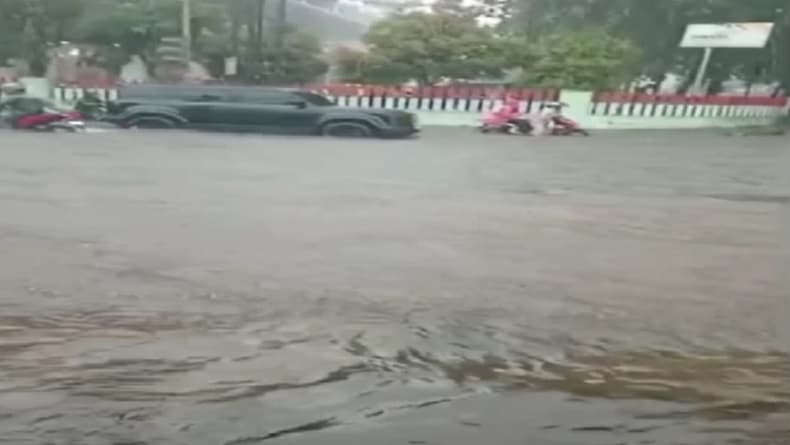 Banjir Rendam Banyumas, Warga Panik Air Tiba-Tiba Masuk Rumah Banjir Rendam Banyumas, Warga Panik Air Tiba-Tiba Masuk Rumah