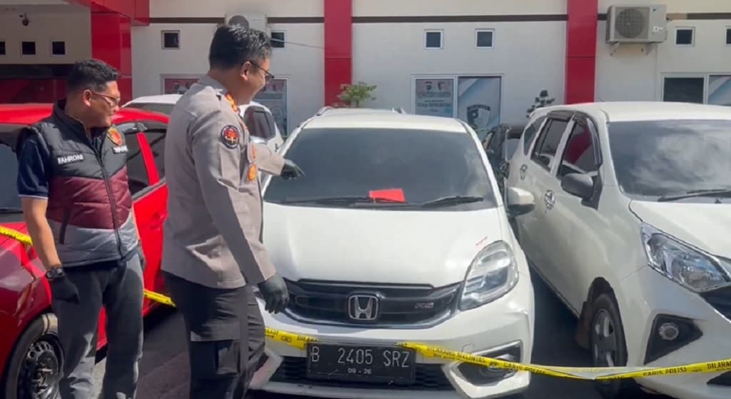 Polisi Tangkap 5 Debt Collector usai Gelapkan 247 Mobil Tarikan di Pangkalpinang Polisi Tangkap 5 Debt Collector usai Gelapkan 247 Mobil Tarikan di Pangkalpinang