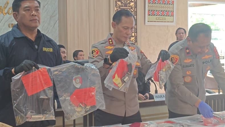 Operasi Besar Kejahatan Jalanan di Lampung! 95 Orang Ditangkap, Senpi hingga Granat Disita Operasi Besar Kejahatan Jalanan di Lampung! 95 Orang Ditangkap, Senpi hingga Granat Disita