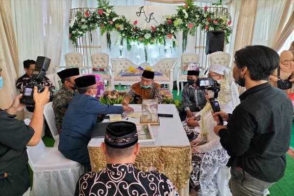 Viral Akad Nikah hanya Bisa Dilayani KUA saat Jam Kantor dan Hari Kerja Saja, Begini Kata Kemenag