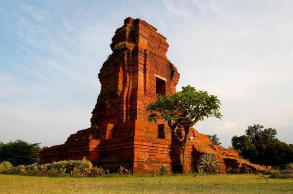 Wisatawan Majapahit Mengapa Perlu Berkunjung ke Candi Brahu?