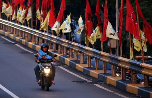 Faksi Partai Saling Menjatuhkan di Pemilu: Menghambat Demokrasi dan Membahayakan Kepentingan Negara Faksi Partai Saling Menjatuhkan di Pemilu: Menghambat Demokrasi dan Membahayakan Kepentingan Negara