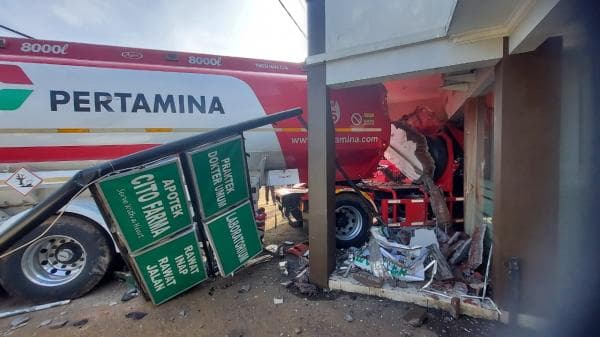 Kronologi Kecelakaan Truk Tangki Pertamina Tabrak Klinik Kesehatan di Manonjaya Tasikmalaya