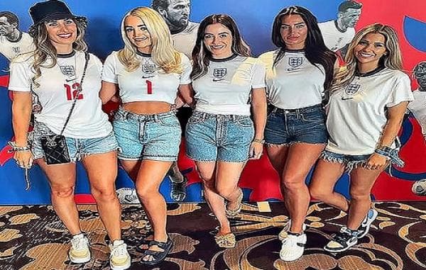 5 Bini dan Pacar Pemain Timnas Inggris Cantik dan Seksi, No 1 Model Top yang Sering Tampil Hot 5 Bini dan Pacar Pemain Timnas Inggris Cantik dan Seksi, No 1 Model Top yang Sering Tampil Hot