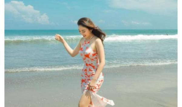 Natasha Wilona Unggah Potret Seksinya di Pantai Saat Liburan Natasha Wilona Unggah Potret Seksinya di Pantai Saat Liburan