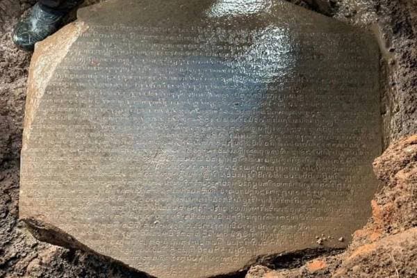 5 Budaya Khas NTT, Ada Aksara Lota hingga Tari Bonet 5 Budaya Khas NTT, Ada Aksara Lota hingga Tari Bonet