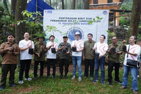 Peduli Lingkungan, Kencana Group Tanam 1000 Pohon di Kaki Gunung Welirang Peduli Lingkungan, Kencana Group Tanam 1000 Pohon di Kaki Gunung Welirang
