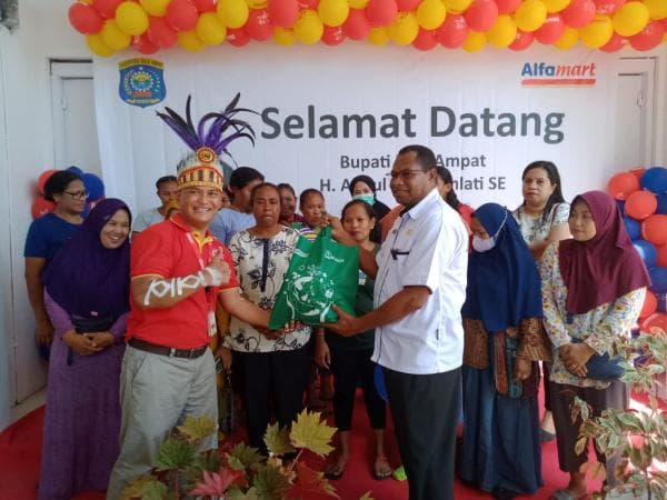 Alfamart Resmi Beroperasi di Raja Ampat, Tunjang Perkembangan Ekonomi Pariwisata di Pulau Bahari