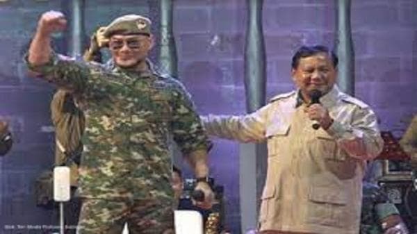 Bergabung dengan TNI-AD, Deddy Corbuzier Sandang Pangkat Letkol TNI Tit Bergabung dengan TNI-AD, Deddy Corbuzier Sandang Pangkat Letkol TNI Tit