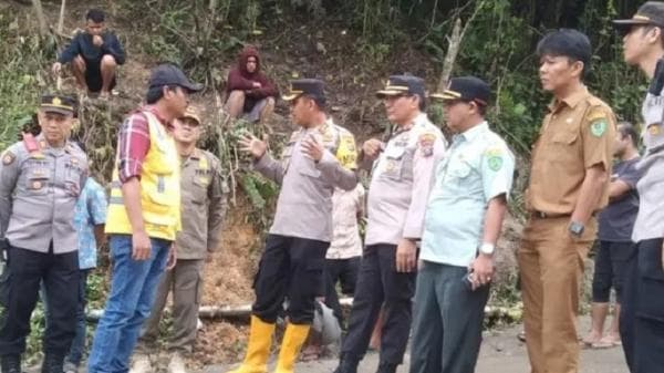 Kendaraan Roda 6 Dilarang Melintas Jalan Nasional Batu Jomba Tapsel