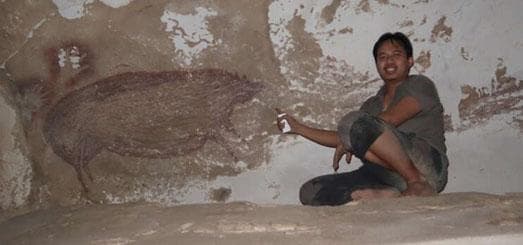 Lukisan Babi Kutil di Gua Leang Tertua di Dunia, Berusia 45.500 Tahun Lukisan Babi Kutil di Gua Leang Tertua di Dunia, Berusia 45.500 Tahun