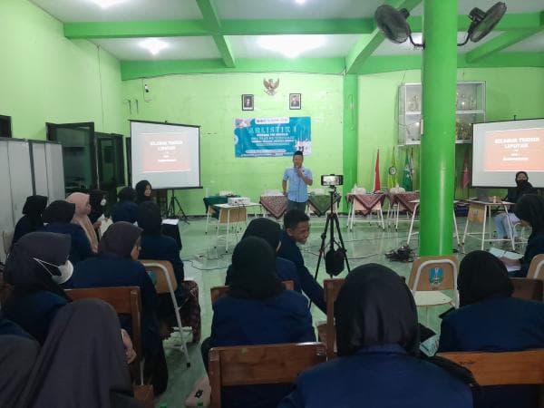 Ketika Puluhan Siswa SMK Plus NU Sidoarjo Sinau Jurnalistik Bareng PWI Sidoarjo