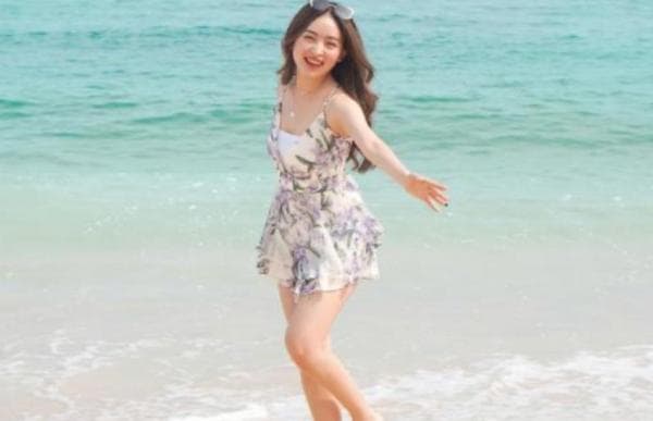 Potret Seksi Natasha Wilona Pakai Dress Mini di Pinggir Pantai, Netizen Melongo Potret Seksi Natasha Wilona Pakai Dress Mini di Pinggir Pantai, Netizen Melongo