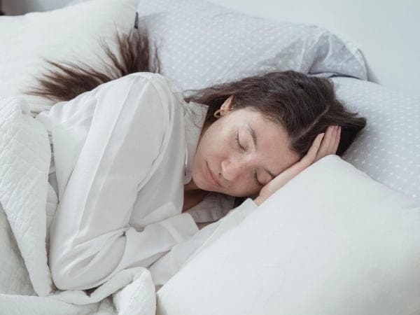 Mimpi Bertemu Orang yang Sudah Meninggal dan Berbicara, Bisa Jadi Sebuah Anugerah Mimpi Bertemu Orang yang Sudah Meninggal dan Berbicara, Bisa Jadi Sebuah Anugerah