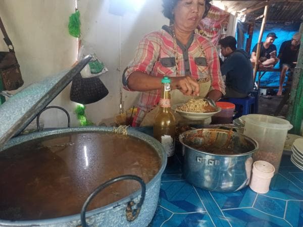 Mengenal Warung Lontong Balap Jalan Patua Yang Memiliki Resep Istimewa Turun Temurun