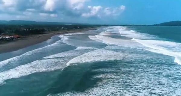 Mitos Dendan Kusumat Ratu Nyi Roro Kidul Terhadap keturunan Raja Pajajaran di Pantai Pangandaran Mitos Dendan Kusumat Ratu Nyi Roro Kidul Terhadap keturunan Raja Pajajaran di Pantai Pangandaran