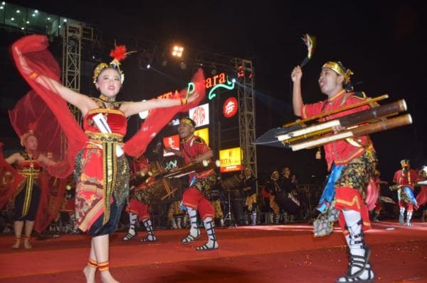 Festival Kentongan Semarak, Jalan Jenderal Soedirman Jadi Lautan Manusia