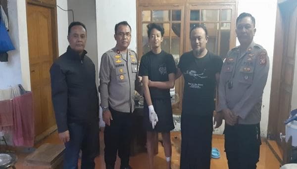 Update Kasus Pembacokan di Riung Bandung: Kondisi Korban Mulai Membaik, Polisi Buru 5 Pelaku Update Kasus Pembacokan di Riung Bandung: Kondisi Korban Mulai Membaik, Polisi Buru 5 Pelaku