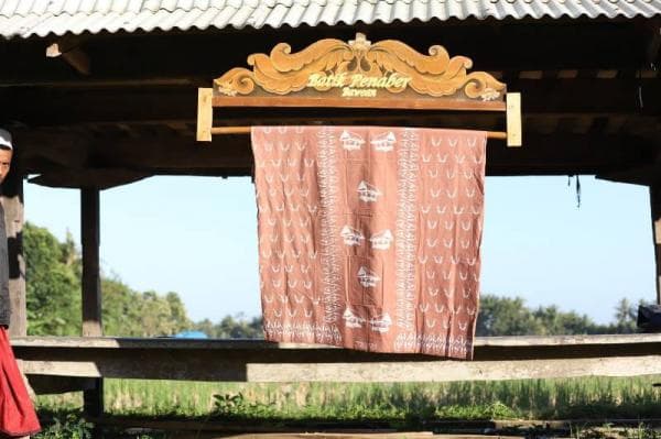 Minim Produk Lokal, Ponpes Nasy`atul Barokah Kenalkan Batik Khas Pulau Bawean