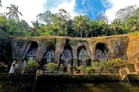 5 Tempat Terpopuler untuk Mencari Pesugihan 5 Tempat Terpopuler untuk Mencari Pesugihan