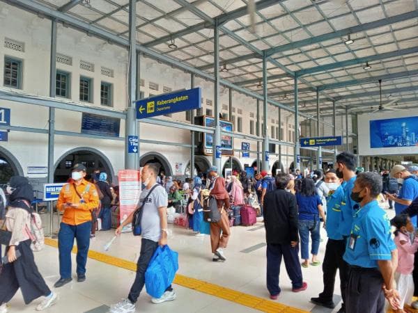 Bukan Gambir, Stasiun Pasar Senen Jadi Yang Tersibuk Angkut Penumpang di Jakarta