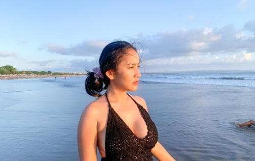 5 Potret Risma Nilawati Mantan Istri Ferry Maryadi, Netizen: Makin Hot Aja! 5 Potret Risma Nilawati Mantan Istri Ferry Maryadi, Netizen: Makin Hot Aja!