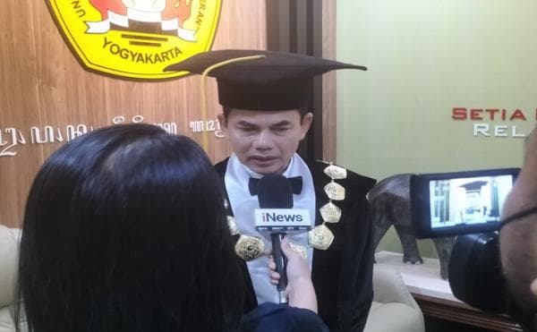 UPN Yogyakarta Wisuda 485 Mahasiswa, Rektor: Mereka Bisa Hadapi Tantangan dan Inovasi Baru UPN Yogyakarta Wisuda 485 Mahasiswa, Rektor: Mereka Bisa Hadapi Tantangan dan Inovasi Baru