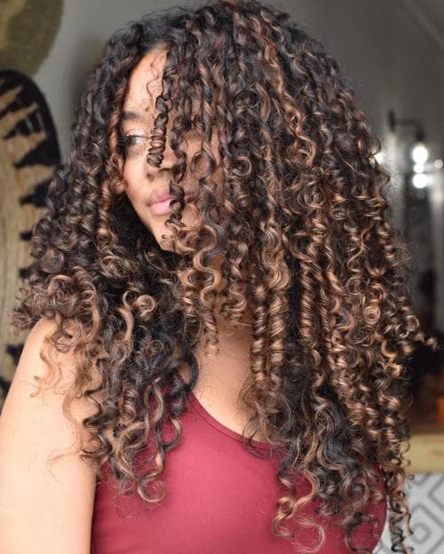 Anda Punya Jenis Rambut Keriting ? Cobain 6 Model Ini Yuk Biar Makin Trendi ! Anda Punya Jenis Rambut Keriting ? Cobain 6 Model Ini Yuk Biar Makin Trendi !