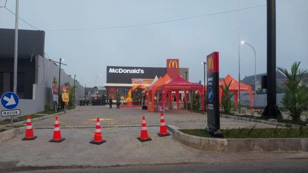 Gaes, Hari Ini McD Purwokerto Buka, Langsung Saja Cus… Gaes, Hari Ini McD Purwokerto Buka, Langsung Saja Cus…