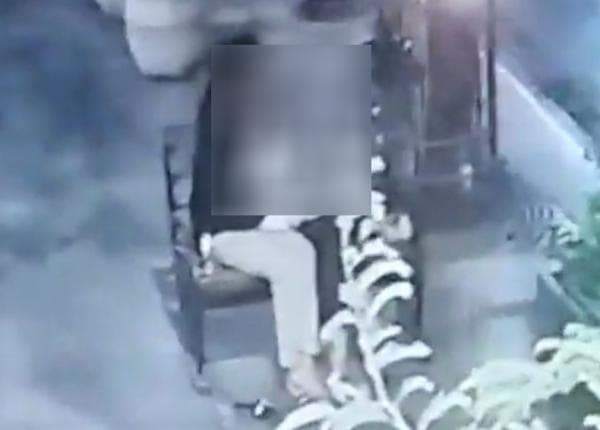 Duh, Pasangan Remaja Terekam Kamera CCTV Sedang Mesum di Kawasan Malioboro Jogja Duh, Pasangan Remaja Terekam Kamera CCTV Sedang Mesum di Kawasan Malioboro Jogja