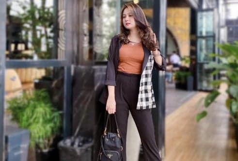 Pesona Bella Rizky, Dokter Cantik yang Modis dan Punya Body Goals Idaman Pesona Bella Rizky, Dokter Cantik yang Modis dan Punya Body Goals Idaman