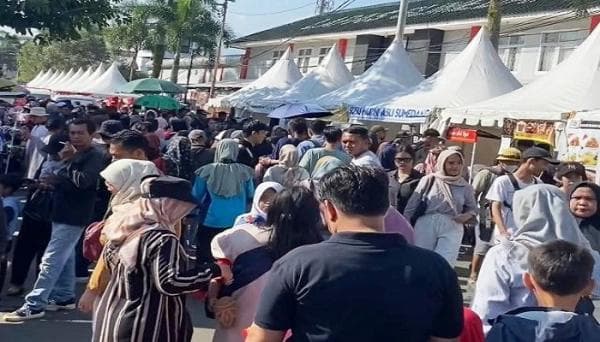 Panen Cuan! Omzet UMKM Sumedang saat Acara Karnaval Tembus Rp200 Juta Panen Cuan! Omzet UMKM Sumedang saat Acara Karnaval Tembus Rp200 Juta
