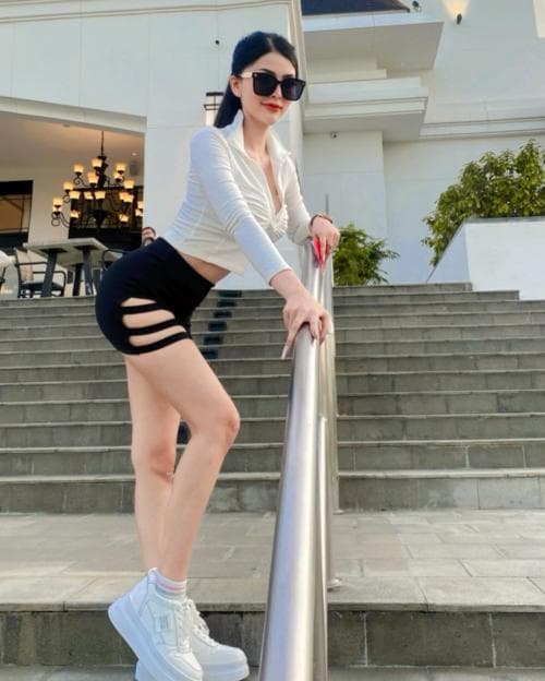 Makin Hot !! Ini 7 Potret Terbaru Astrid Angel Mantan Aspri Hotman Paris Makin Hot !! Ini 7 Potret Terbaru Astrid Angel Mantan Aspri Hotman Paris