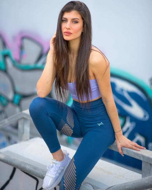 Begini 6 Potret Tanja Lamby, Atlet Cantik yang Juga Model Pakaian Dalam Ternama Begini 6 Potret Tanja Lamby, Atlet Cantik yang Juga Model Pakaian Dalam Ternama