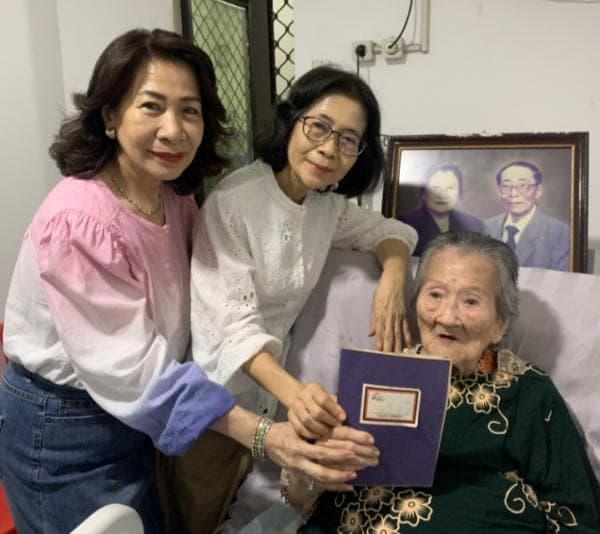 Mengungkap Fakta Sejarah Pabrik Buku Gelatik Kembar Mengungkap Fakta Sejarah Pabrik Buku Gelatik Kembar