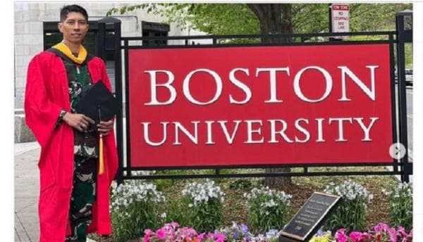 Luar Biasa! Perwira Kostrad Kapten Novian Yudha Lulus dari Kampus Amerika dengan Predikat Cumlaude Luar Biasa! Perwira Kostrad Kapten Novian Yudha Lulus dari Kampus Amerika dengan Predikat Cumlaude