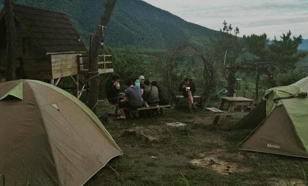 12 Rekomendasi Tempat Camping di Garut, Rasakan Sensasi Pesona Alam, Mendaki Hingga Pantai 12 Rekomendasi Tempat Camping di Garut, Rasakan Sensasi Pesona Alam, Mendaki Hingga Pantai