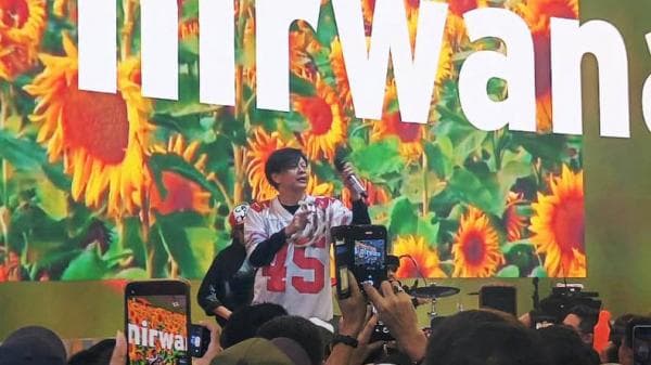 Konser di Booth Hino, Band Gigi Guncang Ratusan Penonton GIIAS 2023 Konser di Booth Hino, Band Gigi Guncang Ratusan Penonton GIIAS 2023