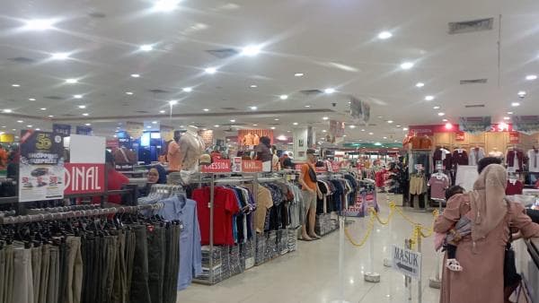 Karyawan KDS Probolinggo yang Dikomplain Selebgram Adalah Siswa Magang, Alami Traumatis Karyawan KDS Probolinggo yang Dikomplain Selebgram Adalah Siswa Magang, Alami Traumatis